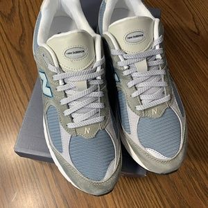 New Balance Size US9.5 M2002RNA Steel Blue mens shoes sneakers